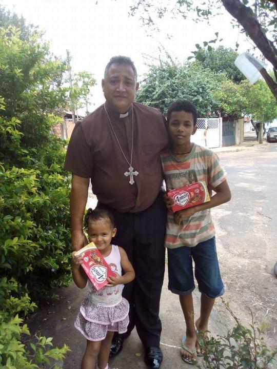 Foto 2 de 3 — Igreja Ortodoxa realiza campanha de Páscoa em Araraquara
